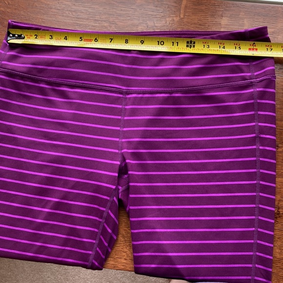 Athleta XL capris - Picture 8 of 8